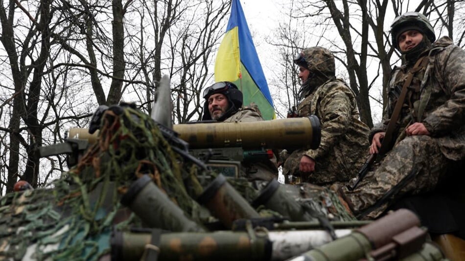 الدفاعات الأوكرانية تعرقل تقدم القوات الروسية جوًا وبحرًا