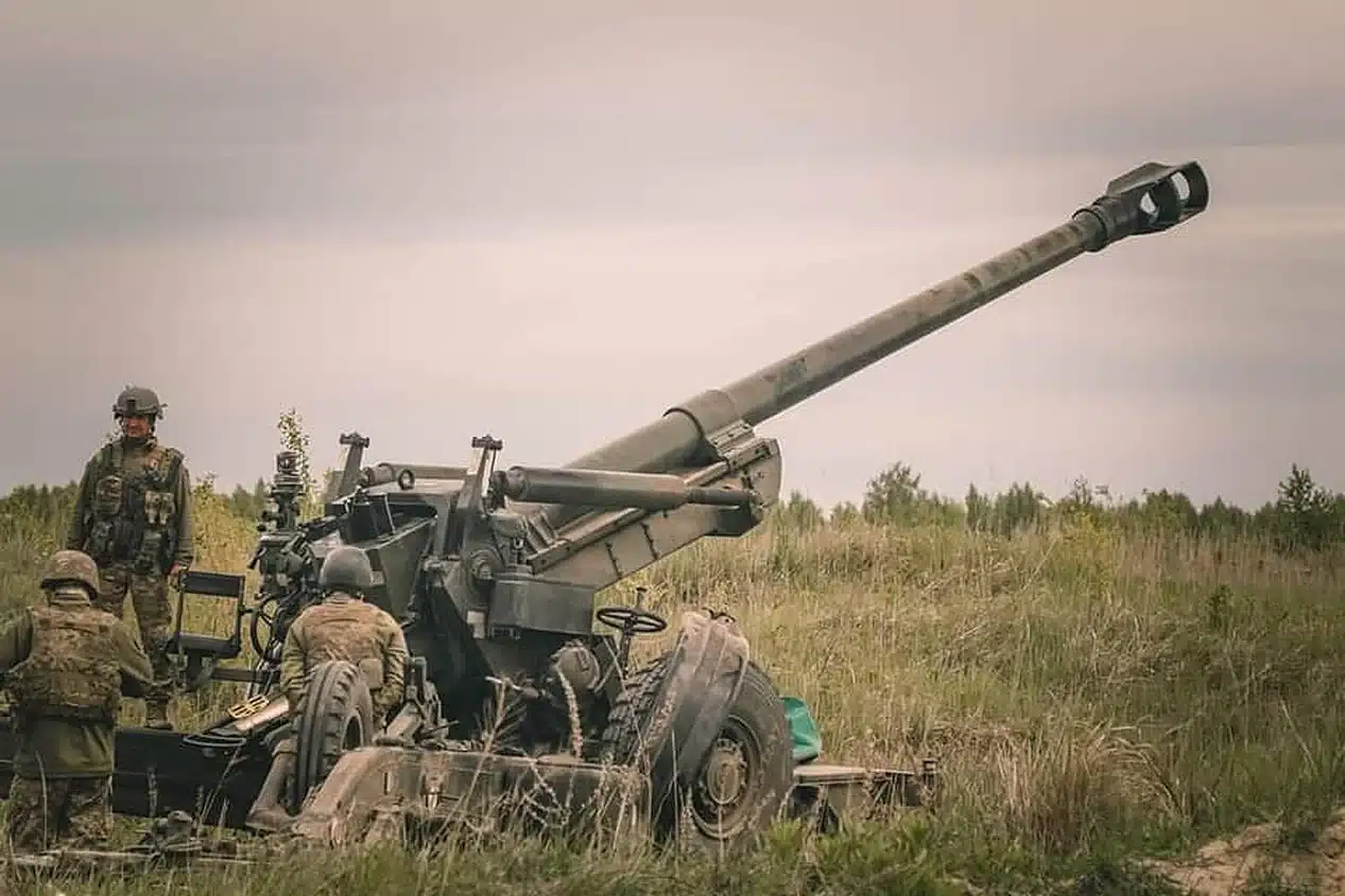 هاوتزر FH70 القوي يدخل المعركة في أوكرانيا وخاركييف تحت القصف