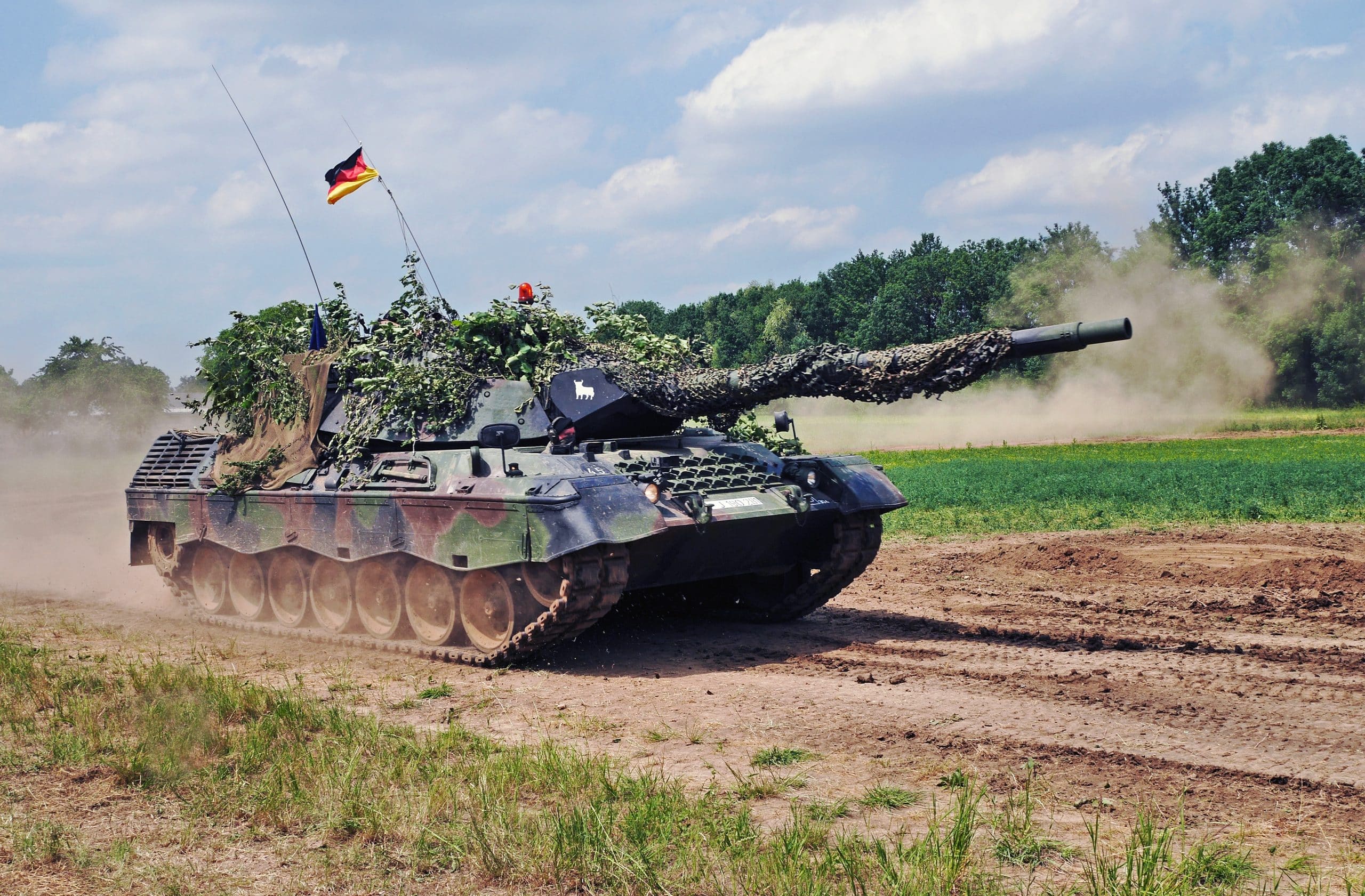 ألمانيا تستعد لتزويد أوكرانيا بـ 88 دبابة Leopard 1A5 و 100 Marder IFVs
