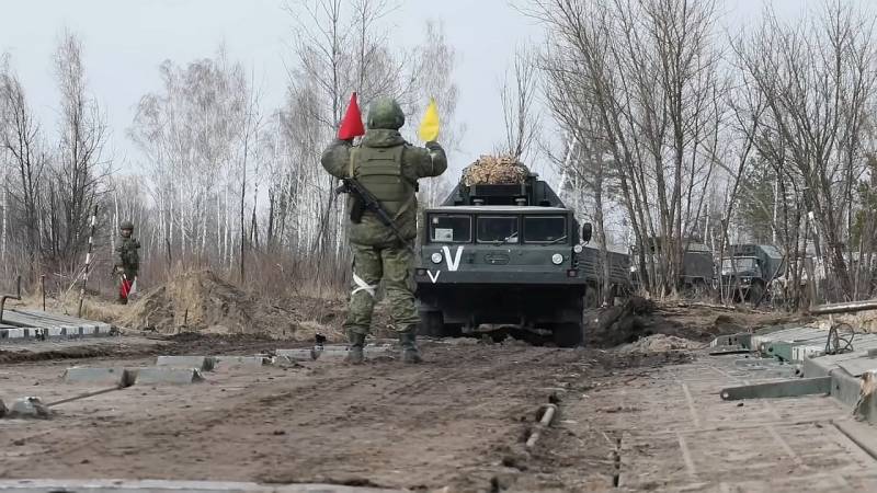 الجيش الروسي يبني خط دفاع ثالث في جنوب أوكرانيا تمهيدا للبقاء