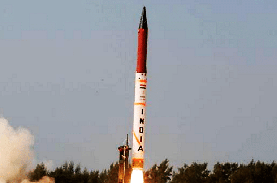 الهند تختبر صاروخ Agni-4 الباليستي بعيد المدى