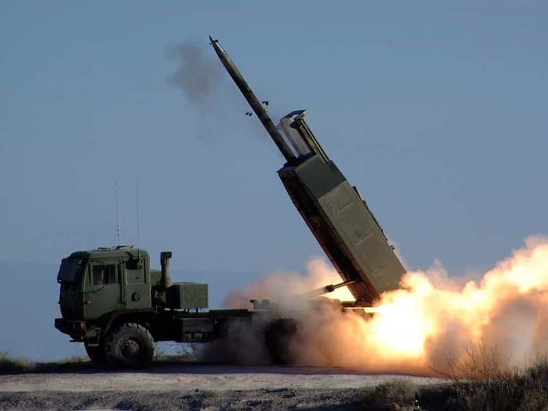 بتسليم أنظمة صواريخ هيمارس الدقيقة لأوكرانيا أمريكا تلعب بالنار