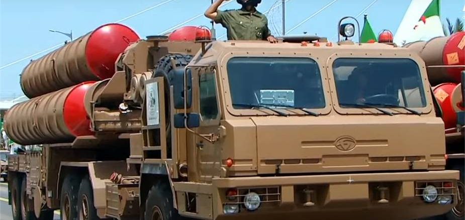 Algeria_displays_its_Russian-made_S-300_PMU2_air_defense_missile_systems_during_military_parade_925_001