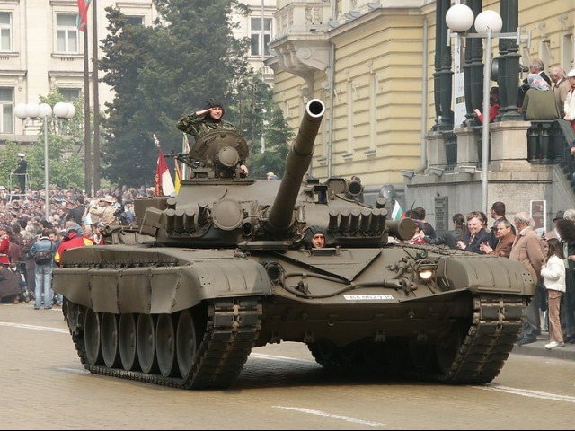 بيلاروسيا تختبر نسخة حديثة ومطورة من دبابة T-72