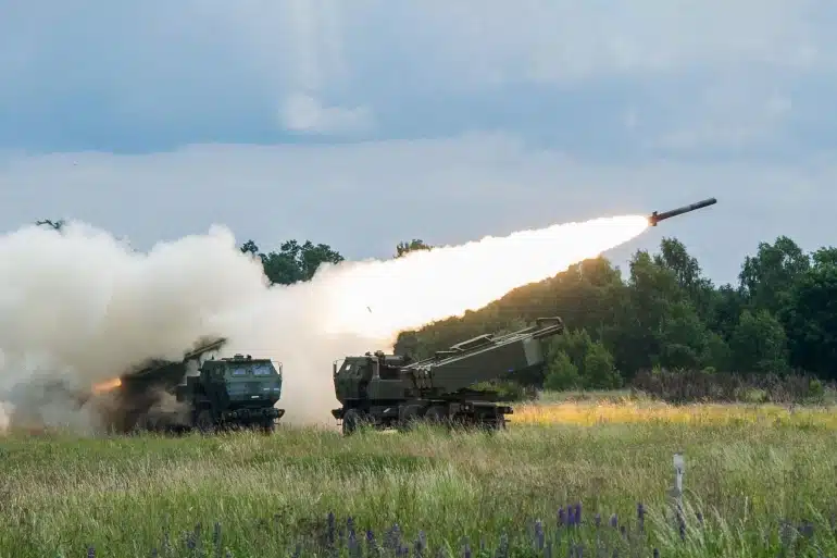 بسبب أكرانيا .. أمريكا تزيد إنتاج صواريخ "هيمارس"