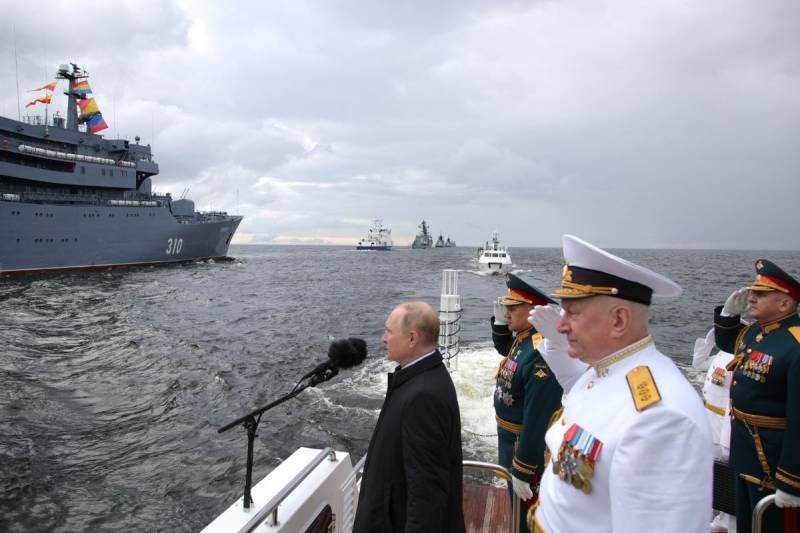 عبارات بوتين في عرض البحرية ترعب بريطانيا ..لدينا مشكلة خطيرة!!