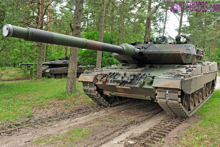 أمريكا قد ترسل دبابات إلى الجيش الأوكراني وألمانيا تحت الضغط
