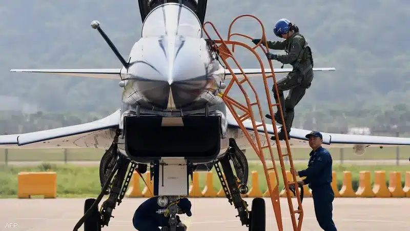 الصين تستعين بطيارين بريطانيين وبريطانيا متخوفة من كشف الأسرار
