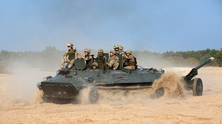 أوكرانيا تحشد الدبابات للهجوم على خيرسون وأمريكا تدعوها للحوار مع روسيا!!