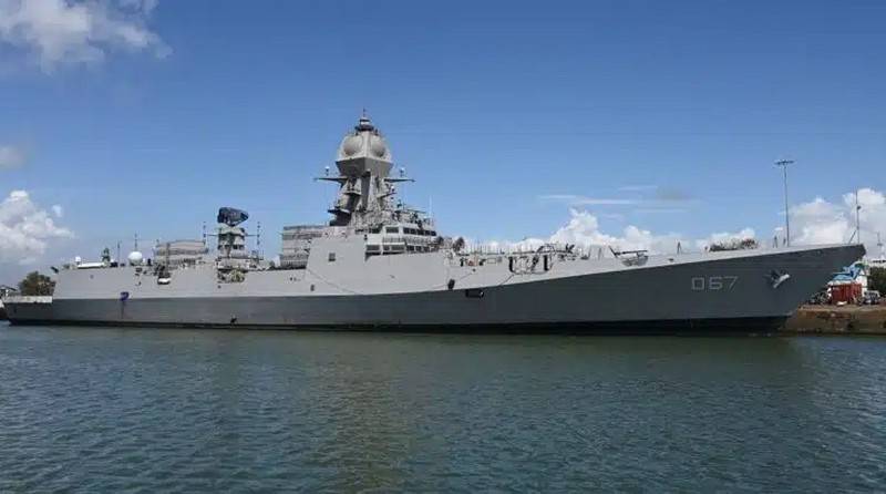 البحرية الهندية تجدد المدمرة D67 المسلحة بنظام إسرائيلي