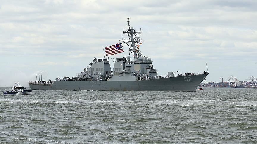 البحرية الأمريكية تعترض شحنة “ضخمة” من المتفجرات في خليج عمان