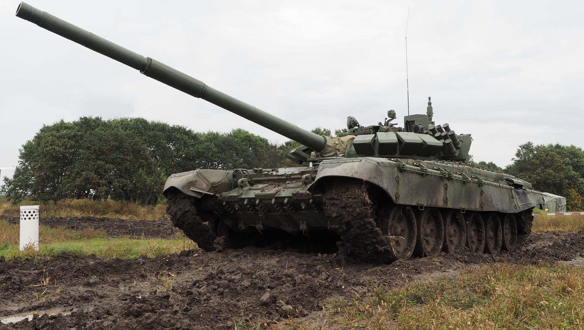فيديو لاستسلام طاقم دبابة T-72 الأوكرانية الملحومة لمنع استسلامهم