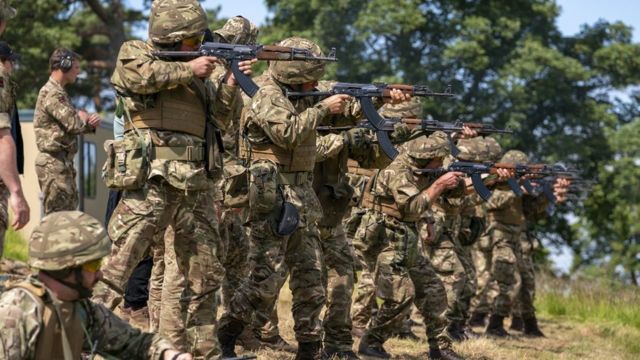 ألمانيا تخطط لتسليم أوكرانيا 7 أنظمة Gepard والفرار من الجيش الأكراني مستمر