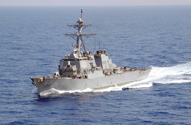البحرية الأمريكية تستخدم الليزر ضد زورق إيراني للحرس الثوري