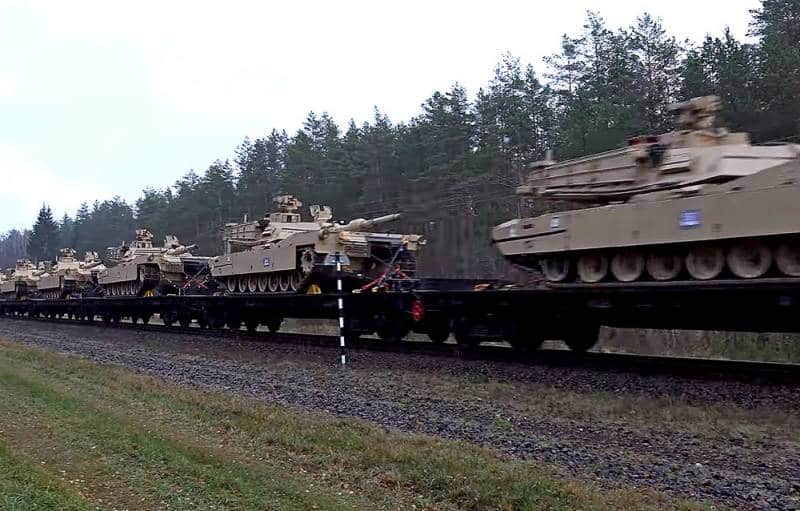أمريكا تحرك عدد هائل من الدبابات ما الذي تتجهز له في أكرانيا..فيديو