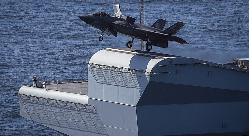 800px-F-35B_taking_off_from_a_ramp_on_the_HMS_Queen_Elizabeth