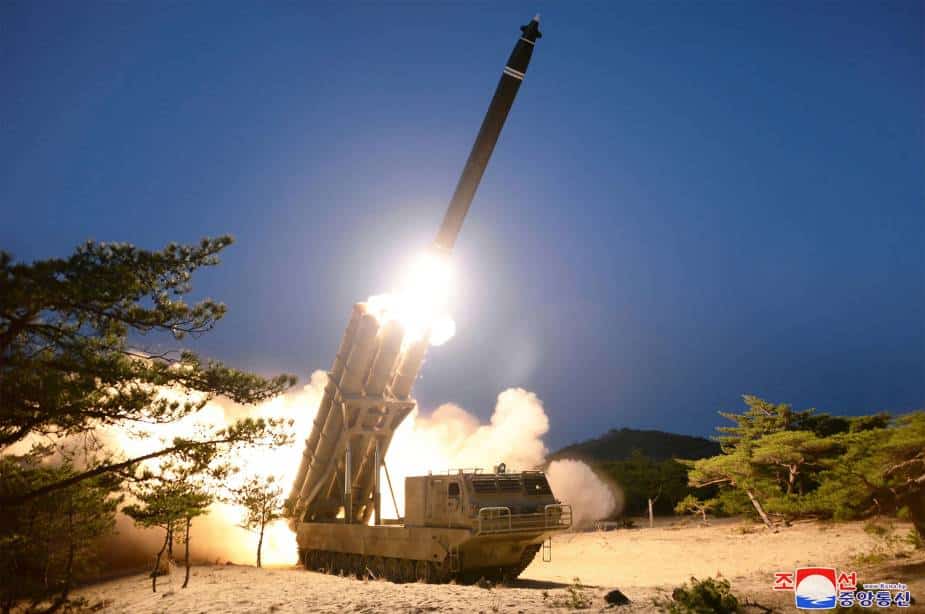 قاذفات الصواريخ KN-25 600 العمود الفقري للقوات النووية الكورية الشمالية