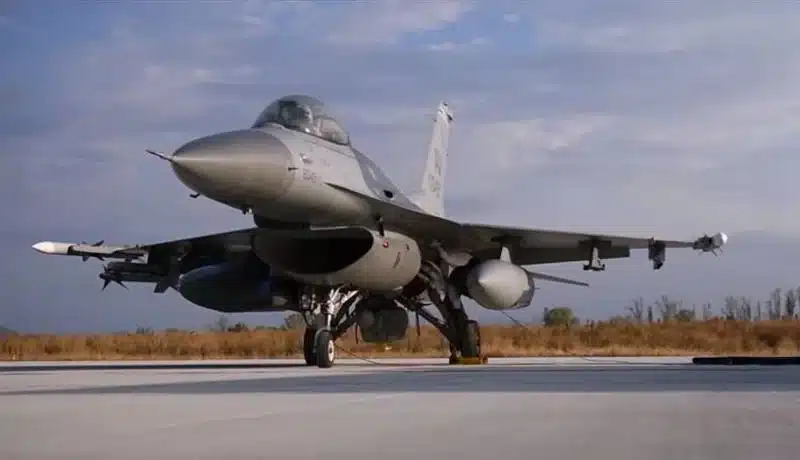 هولندا تتعهد بالنظر في توريد مقاتلات F-16 إلى أوكرانيا وفرنسا تتولى التدريب
