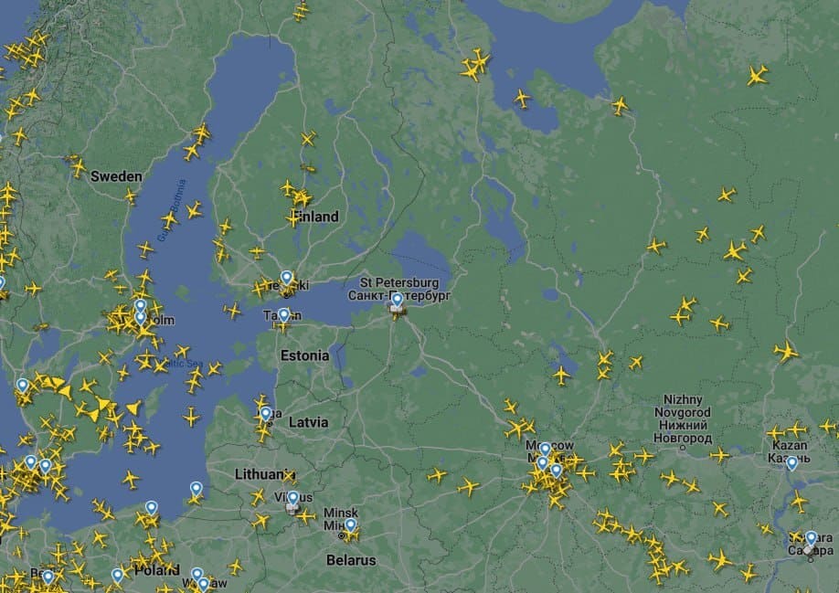 إغلاق المجال الجوي فوق بطرسبورغ والمقاتلات الجوية تنطلق فوق المدينة