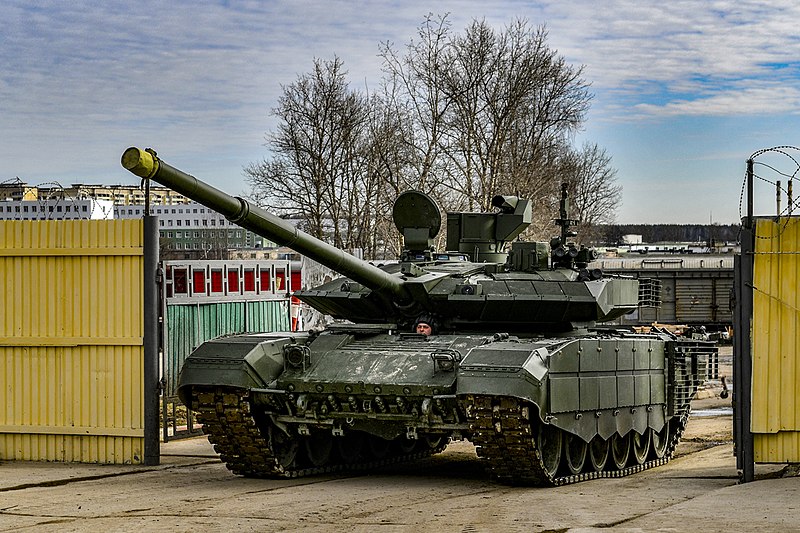 رغم الحرب والحصار روسيا تزود قواتها بمئات الدبابات الحديثة