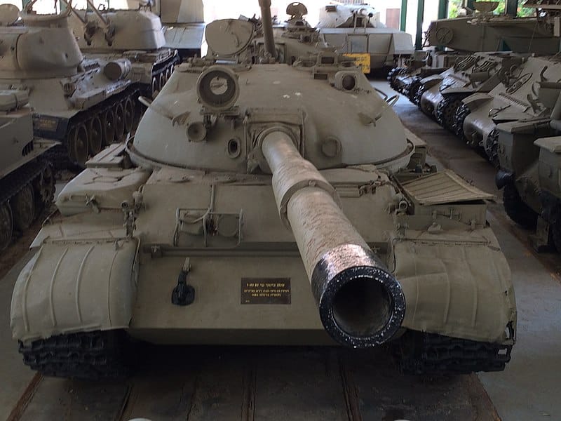 لضرورات الحرب .. تحديث دبابات T-62M الروسية لترتقي لمستوى T-72