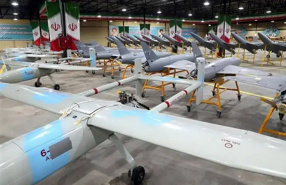 الجيش الإيراني يستقبل أكثر من 200 طائرة بدون طيار محلية الصنع