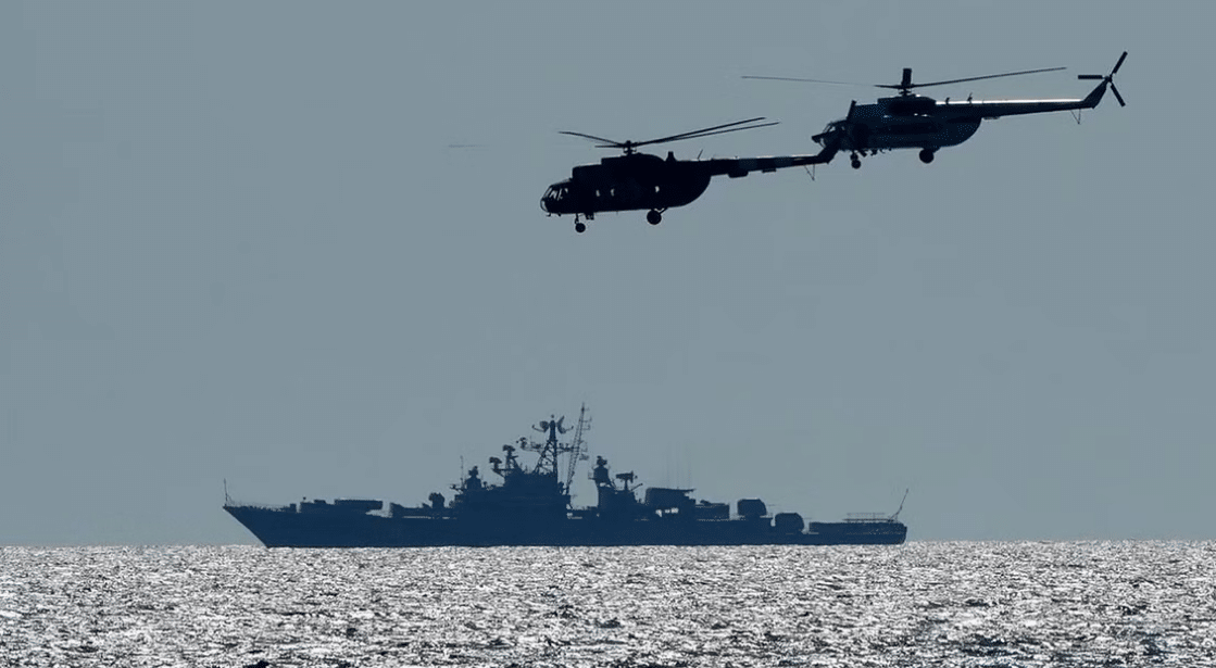 هجوم بزورقين على ميناء سيفاستوبول وروسيا تتقدم في باخموت