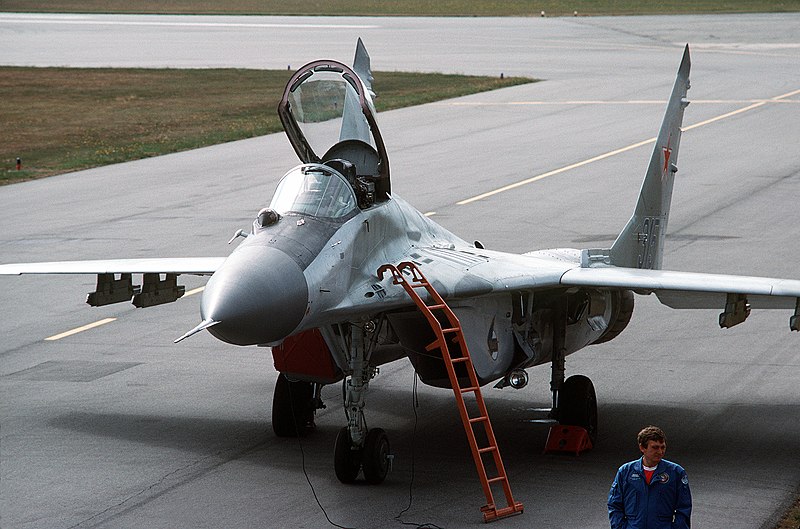الميكانيكيين الروس خربوا الطائرات المقاتلة السلوفاكية MiG-29