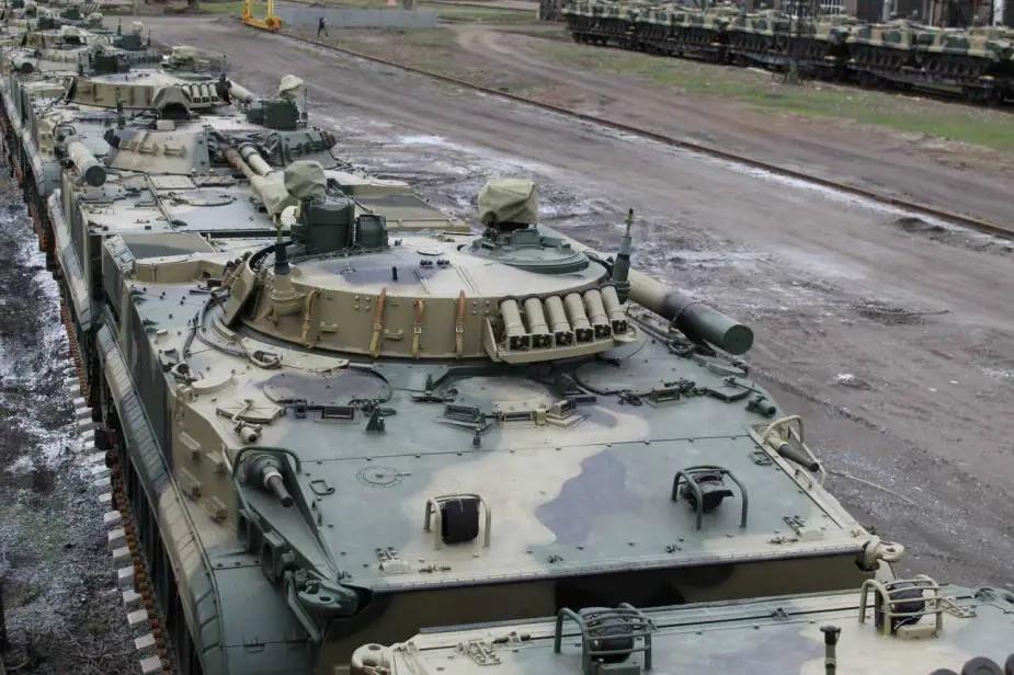 الجيش الروسي يتلقى زي تمويه جديد للحماية و مركبات متطورة