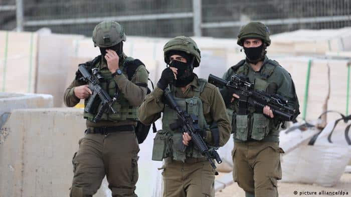 غارات إسرائيلية على غزة توقع 13 قتيل والتصعيد مستمر
