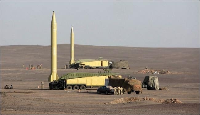 صاروخ باليستي إيراني جديد يهدد القواعد الأمريكية وإسرائيل في المنطقة