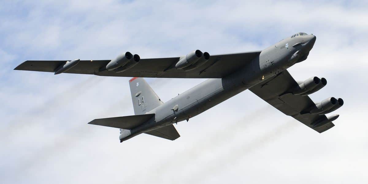 قاذفات القنابل الأمريكية B-52 تحصل على أنظمة رادار جديدة