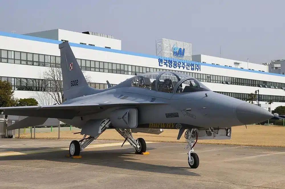 الكشف عن أول طائرة مقاتلة جديدة بولندية FA-50GF