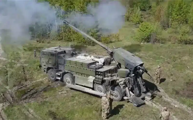 الجيش الأوكراني ينشر لأول مرة مدافع سيزار 8×8 الدنماركية