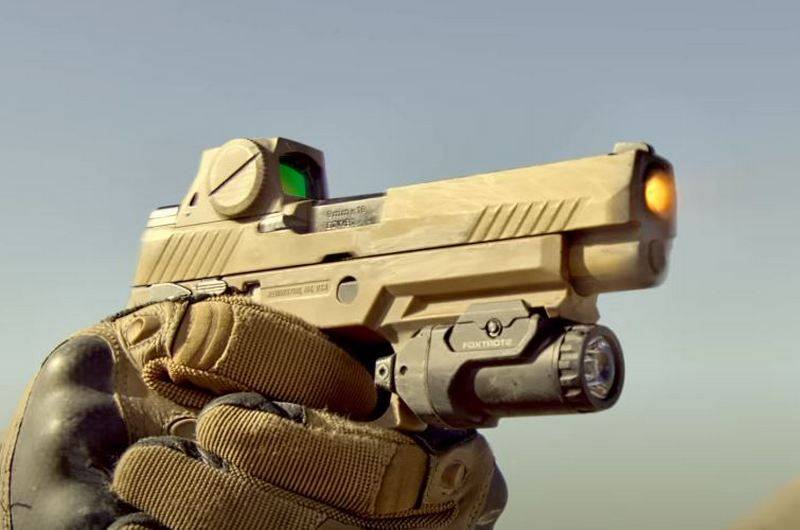 اعتماد مسدس SIG Sauer M17 هو المسدس الرئيسي للجيش الأمريكي