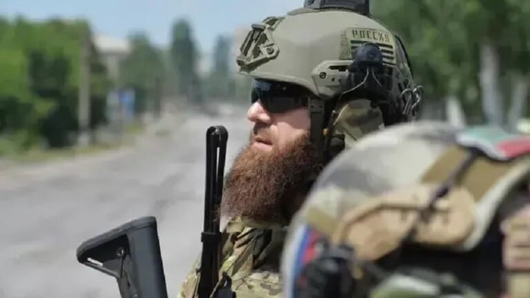 قائد شيشاني يتوعد مقاتلي "آزوف" العائدين من تركيا وأوكرانيا تتلقى إشارات خطرة