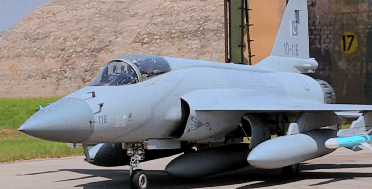 العراق يستبدل مقاتلاته الأمريكية F-16 بطائرة JF الباكستانية