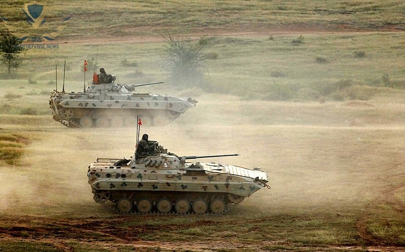 الجيش الروسي يتسلم مركبات قتالية مطورة من طراز BMP-2M