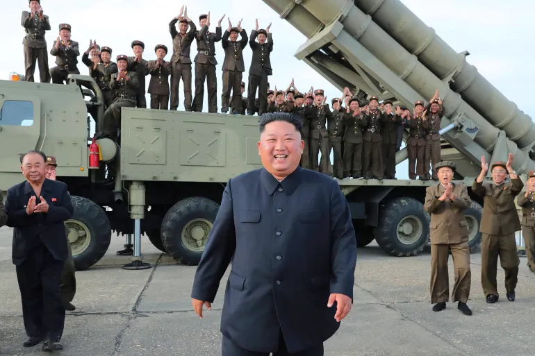 كوريا الجنوبية تتهم كوريا الشمالية بتزويد حماس وحزب الله بالمدافع والذخائر