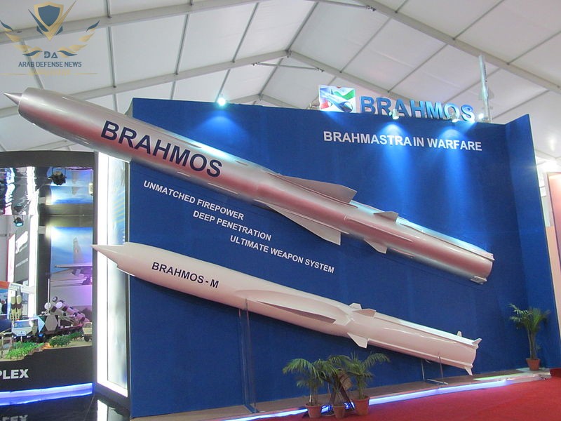 مدمرة هندية جديدة تجري بنجاح تجربة إطلاق صاروخ براهموس