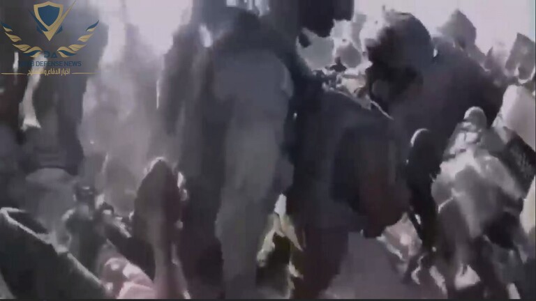 مشاهد نادرة لانتشال جنود إسرائيليين مصابين في غـ ـزة وتدمير دبابات