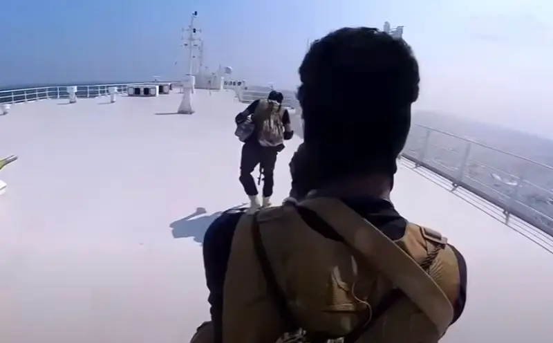 "النهج المرن" للمقاتلين الحوثيين هزم أمريكا وبريطانيا