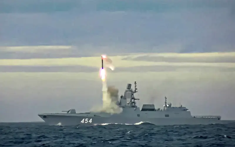 روسيا تستخدم صواريخ “زيركون” الجديدة فائقة السرعة لضرب أوكرانيا