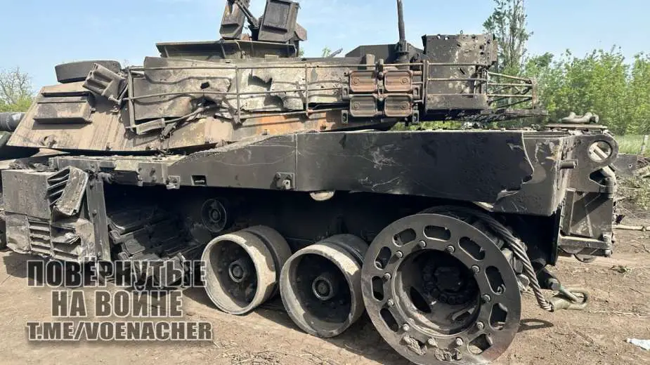 القوات الروسية تستولي على أول دبابة أمريكية من طراز M1A1 Abrams في أوكرانيا