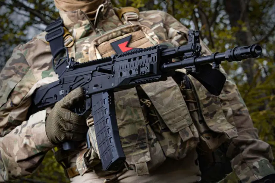 روسيا تتسلم نسخة جديدة من بنادق كلاشينكوف الهجومية AK-12 وهذه مميزاتها