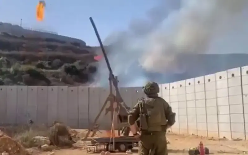 الجيش الإسرائيلي يستخدم منجنيقات القرون الوسطى لقصف الأراضي اللبنانية..فيديو