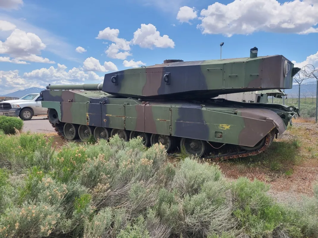 صور جديدة تكشف عن نموذج أولي لدبابة أبرامز بمدفع عيار 140 ملم