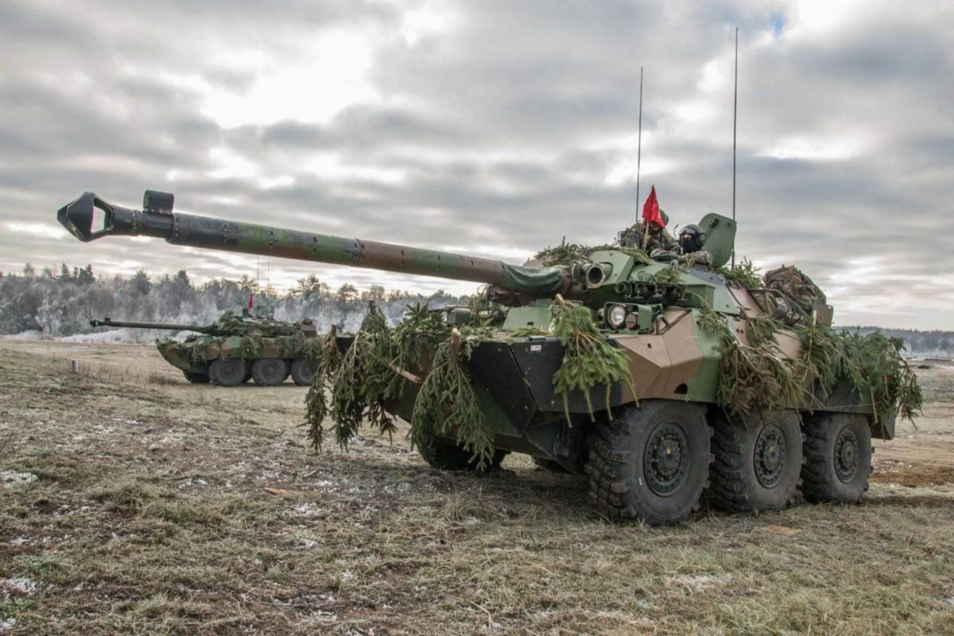 الدعم العسكري الفرنسي الجديد لأوكرانيا يشمل أنظمة VAB ومدافع Caesar وAMX-10 RC