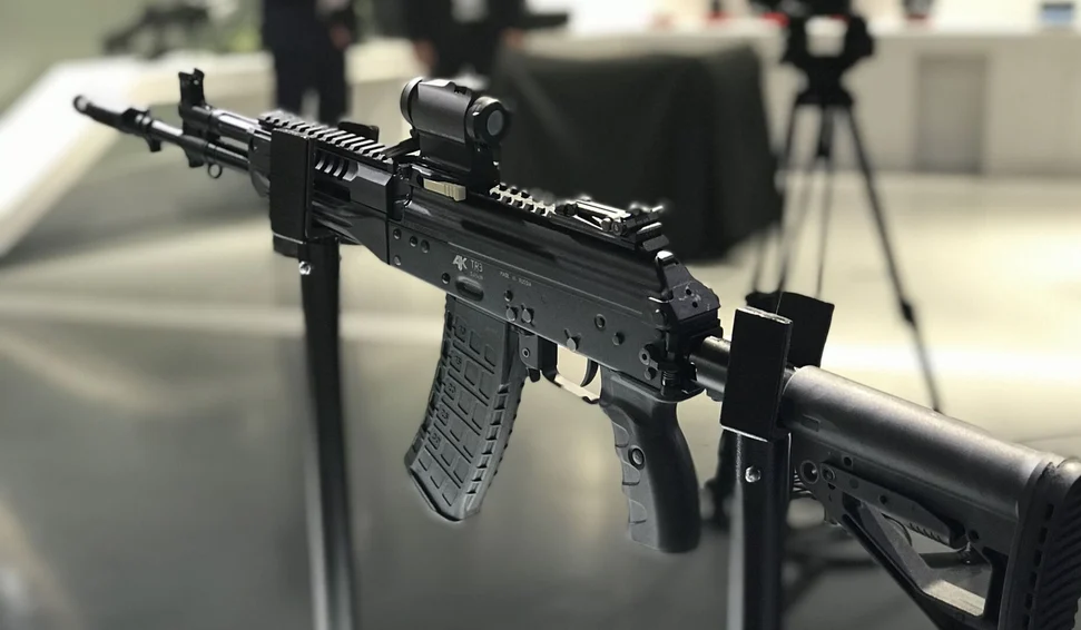 روسيا ستكشف النقاب عن بنادقها الهجومية الأحدث من طراز AK-12K و AK-12SK