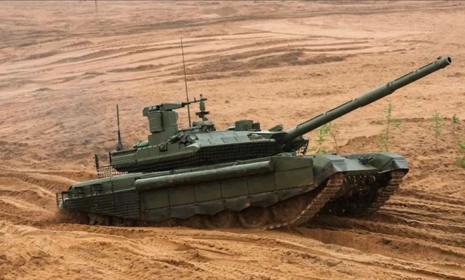 الجيش الروسي يتسلم الدفعة الأحدث من دبابات T-72B3 وT-90M المحسنة